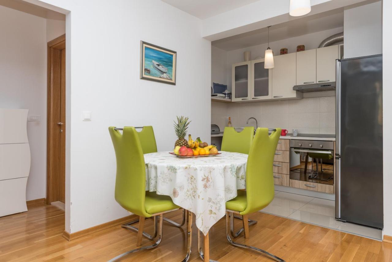 Neno Apartment Makarska Exterior foto