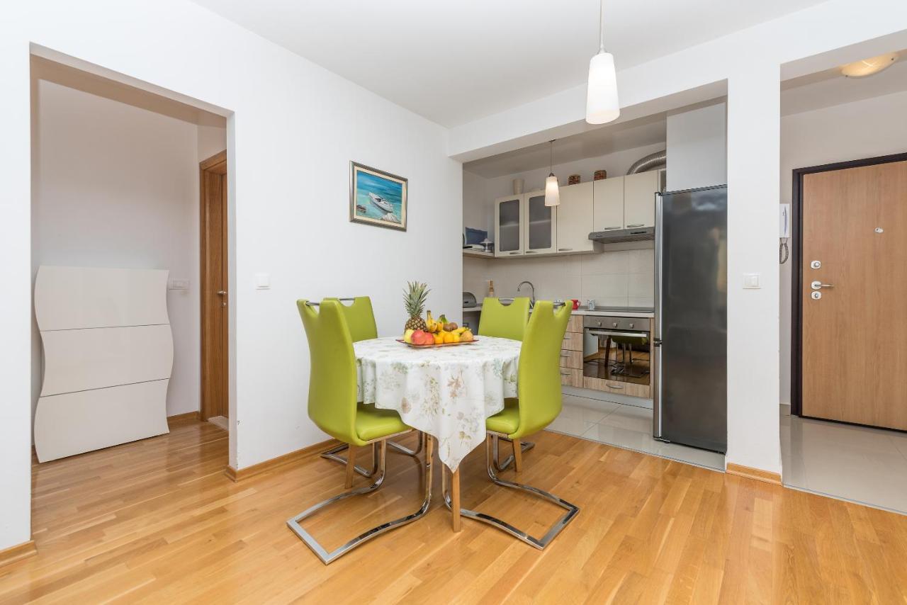 Neno Apartment Makarska Exterior foto