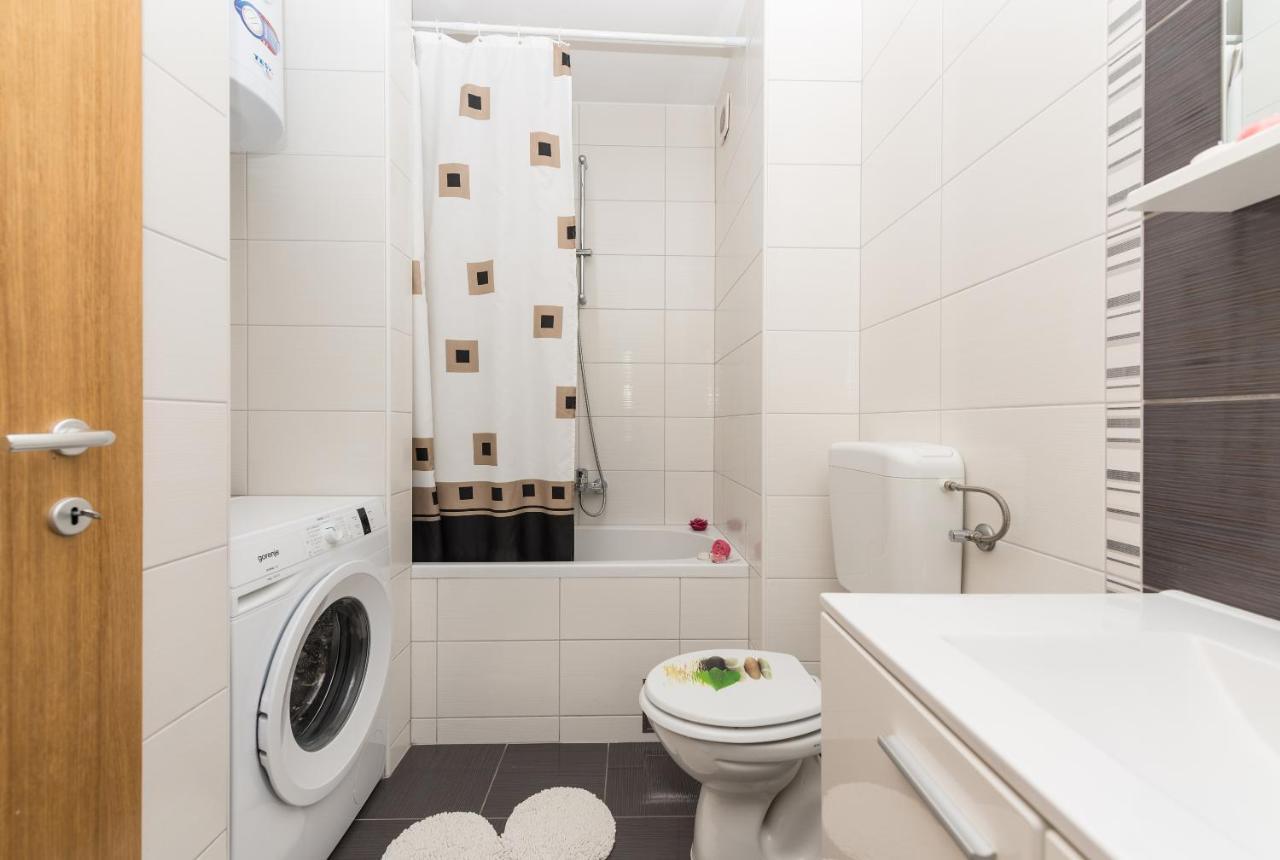 Neno Apartment Makarska Exterior foto