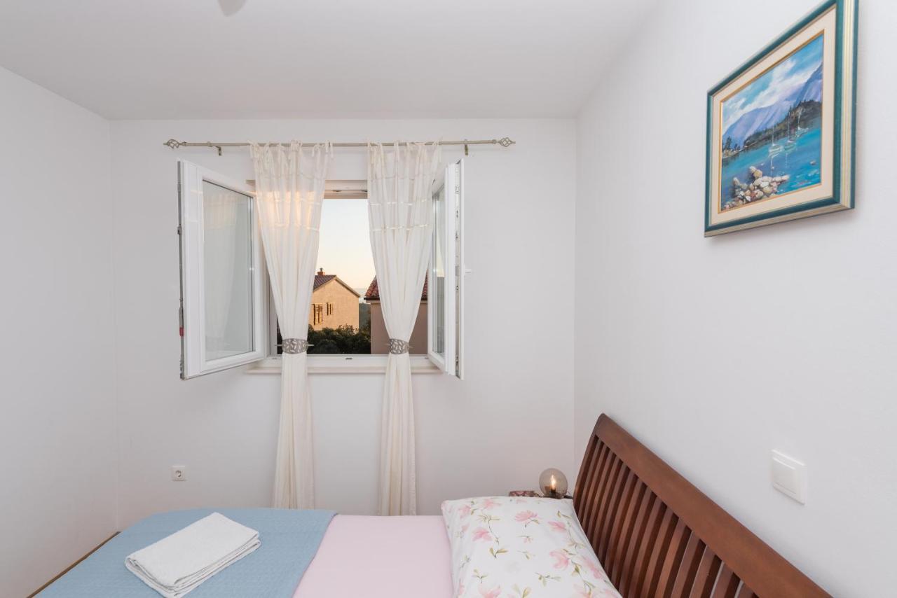 Neno Apartment Makarska Exterior foto