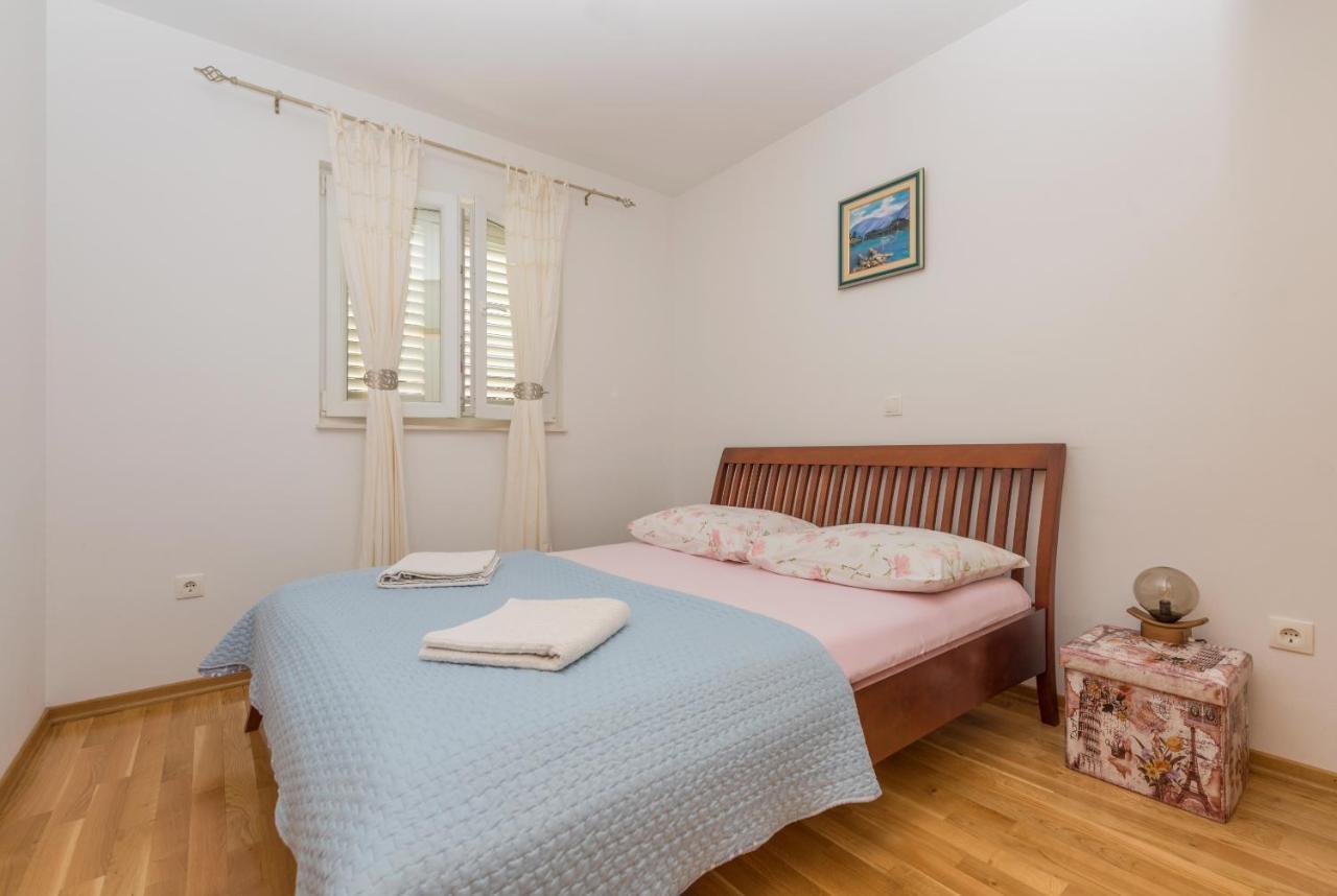 Neno Apartment Makarska Exterior foto