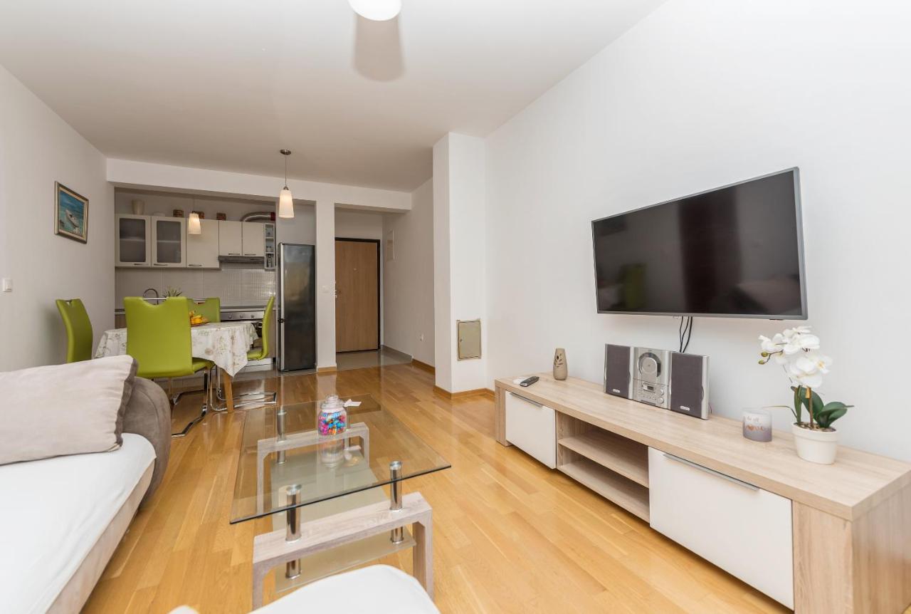 Neno Apartment Makarska Exterior foto