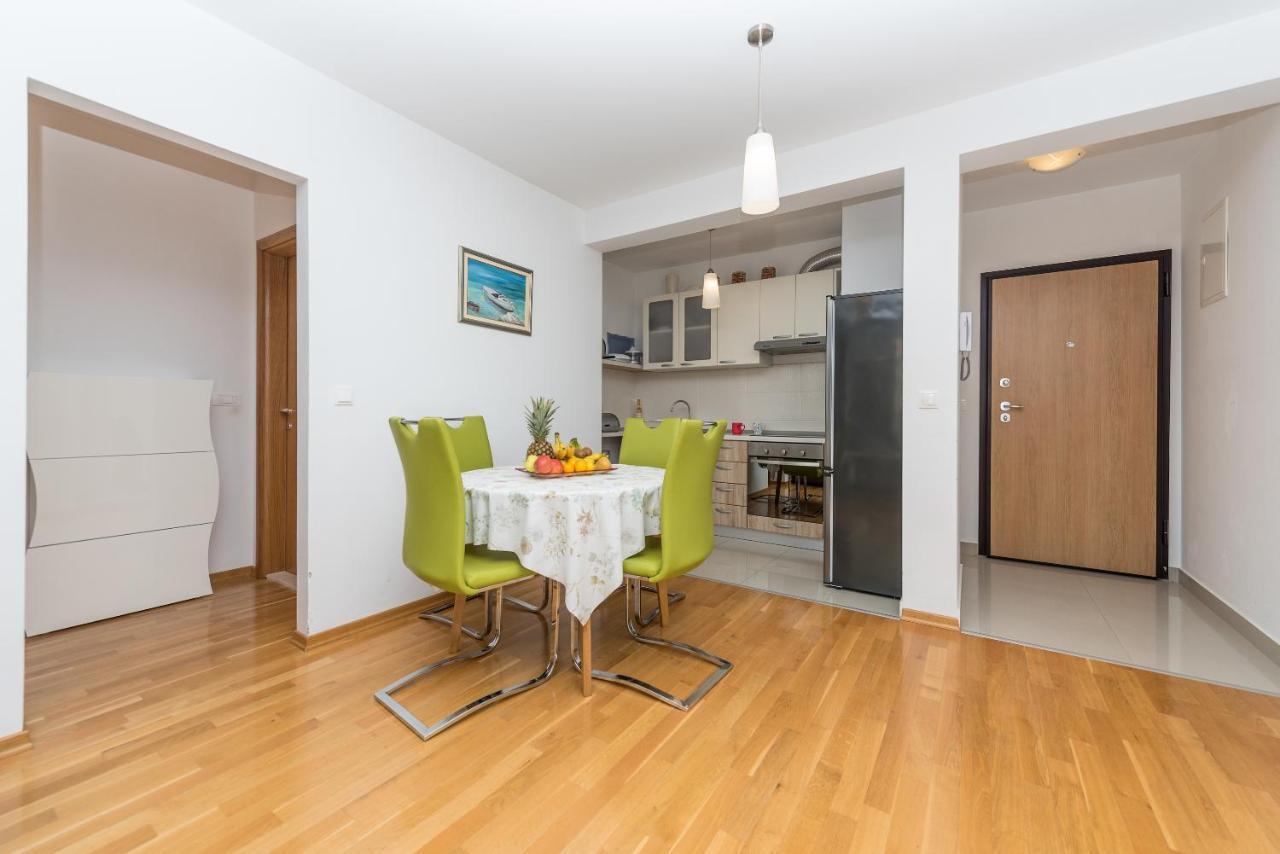 Neno Apartment Makarska Exterior foto