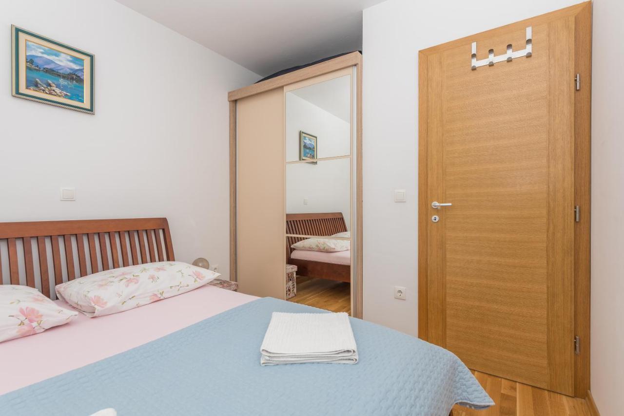 Neno Apartment Makarska Exterior foto