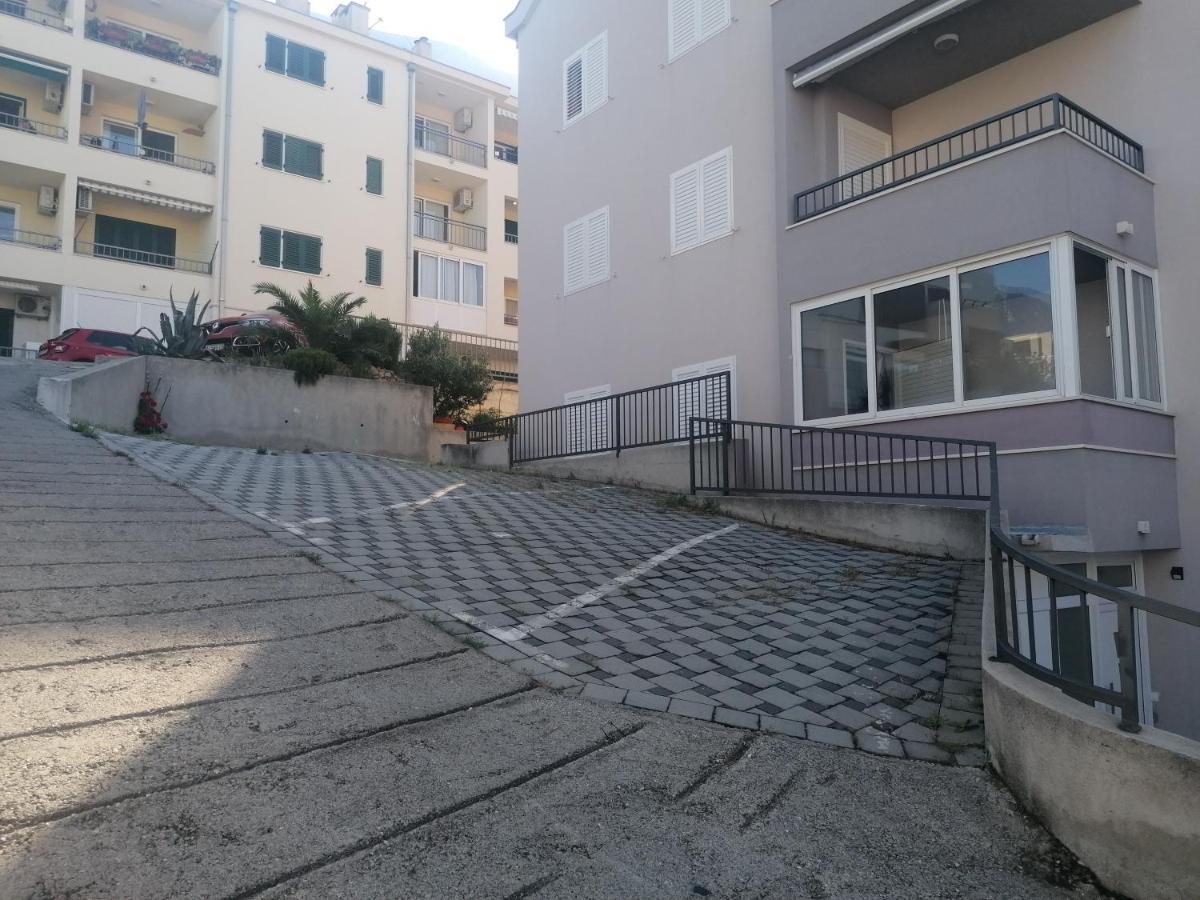 Neno Apartment Makarska Exterior foto